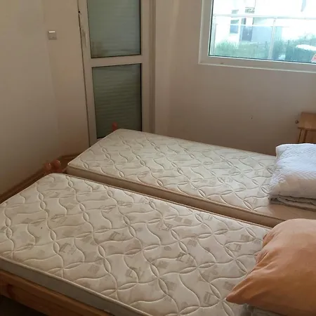 아파트 Mercury 3 Two Bedroom Eh